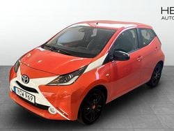 Orange Begagnad 2016 Toyota Aygo Halvkombi | 89 900 kr (Marknadspris)