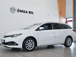 Vit Begagnad 2016 Toyota Auris Touring Sports Active Kombi | 128 800 kr (Bra pris)