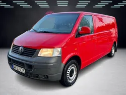 Röd Begagnad 2005 VW T5 Van | 53 900 kr