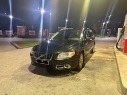 Svart Begagnad 2008 Volvo V70 Summum Kombi | 29 500 kr (Marknadspris)