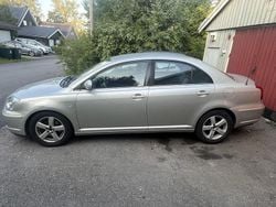 Silver Begagnad 2003 Toyota Avensis Sedan | 27 000 kr (Marknadspris)