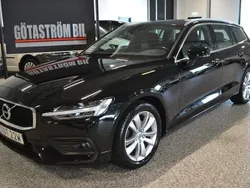 Svart Begagnad 2021 Volvo V60 Momentum Kombi | 246 000 kr (Marknadspris)
