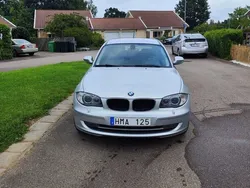 Grå Begagnad 2011 BMW 118 Halvkombi | 79 900 kr (Marknadspris)