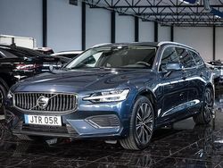 Mörkblå Begagnad 2022 Volvo V60 Kombi | 389 900 kr (Marknadspris)