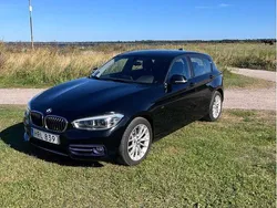 Svart Begagnad 2016 BMW 118 Sport Line Halvkombi | 100 000 kr (Marknadspris)