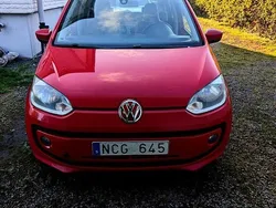 Röd Begagnad 2013 VW up! high up! Halvkombi | 40 000 kr (Marknadspris)