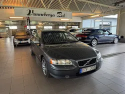 Grå Begagnad 2006 Volvo S60 Dynamic Sedan | 49 700 kr (Marknadspris)