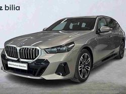 Grå Begagnad 2024 BMW 530e Shadowline Kombi | 659 900 kr (Marknadspris)