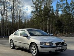 Grå Begagnad 2001 Volvo S60 Business Edition Sedan | 29 000 kr (Marknadspris)