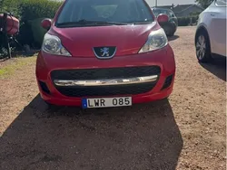 Röd Begagnad 2012 Peugeot 107 Halvkombi | 53 000 kr (Marknadspris)