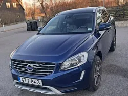 Blå Begagnad 2016 Volvo XC60 Momentum SUV | 175 000 kr (Marknadspris)