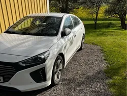 Vit Begagnad 2017 Hyundai Ioniq Eco Sedan | 99 000 kr (Superpris)