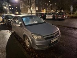 Grå Begagnad 2005 Opel Astra Halvkombi | 15 000 kr (Dyr)