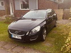 Svart Begagnad 2012 Volvo V60 Summum Kombi | 67 000 kr (Marknadspris)