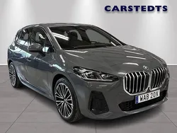 Grå Begagnad 2022 BMW 230e Active Tourer Minibuss | 419 900 kr