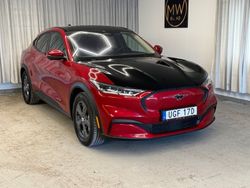 Röd Begagnad 2021 Ford Mustang Mach-E SUV | 299 900 kr (Marknadspris)