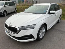 Vit Begagnad 2023 Skoda Octavia G-TEC Ambition Kombi | 289 000 kr (Marknadspris)