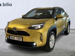 Gul Begagnad 2023 Toyota Yaris Hybrid Active SUV | 259 900 kr (Marknadspris)