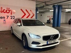 Vit Begagnad 2020 Volvo V90 Momentum Kombi | 248 900 kr (Marknadspris)