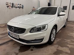 Vit Begagnad 2015 Volvo V60 Ocean Race Kombi | 169 500 kr (Dyr)