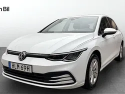 Vit Begagnad 2021 VW Golf VIII Kombi | 189 900 kr (Marknadspris)