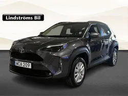 Mörkgrå Begagnad 2023 Toyota Yaris Cross Active SUV | 279 900 kr
