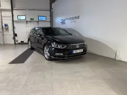 Svart Begagnad 2016 VW Passat R-line Kombi | 189 500 kr (Marknadspris)