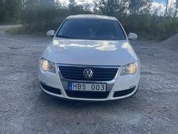 Vit Begagnad 2009 VW Passat Sportline Sedan | 32 000 kr (Marknadspris)