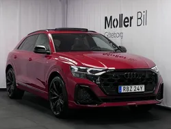 Röd (chiliröd metallic) Ny 2025 Audi Q8 Sport SUV | 1 383 600 kr (Dyr)