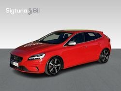Röd Begagnad 2017 Volvo V40 R-Design Halvkombi | 239 900 kr (Lite dyr)