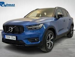 Bursting blå metallic Begagnad 2019 Volvo XC40 R-Design SUV | 319 900 kr (Marknadspris)