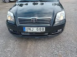 Svart Begagnad 2003 Toyota Avensis Sedan | 39 900 kr (Marknadspris)