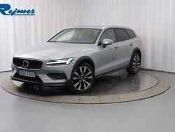 Grå Begagnad 2024 Volvo V60 CC Plus Kombi | 419 900 kr (Bra pris)
