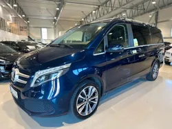 Mörkblå Begagnad 2019 Mercedes V300 Avantgarde Minibuss | 429 900 kr