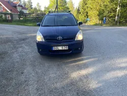 Blå Begagnad 2006 Toyota Corolla Verso Minibuss | 28 500 kr (Lite dyr)