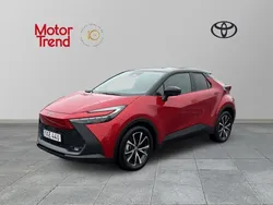 Röd Ny 2024 Toyota C-HR Style SUV | 369 900 kr (Marknadspris)