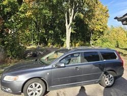 Grå Begagnad 2011 Volvo V70 Momentum Kombi | 58 000 kr (Marknadspris)
