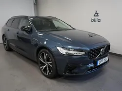 Blå Begagnad 2022 Volvo V90 Plus Kombi | 469 000 kr (Marknadspris)