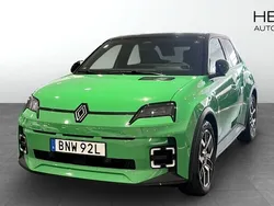 Grön (green) Begagnad 2025 Renault R5 Techno Halvkombi | 379 900 kr (Superpris)