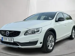Vit Begagnad 2018 Volvo V60 CC Kombi | 179 000 kr (Superpris)