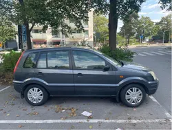 Grå Begagnad 2004 Ford Fusion Halvkombi | 35 000 kr (Marknadspris)