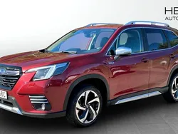 Ljusröd (red) Begagnad 2022 Subaru Forester SUV | 329 900 kr (Dyr)