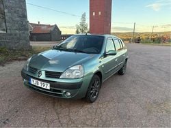 Grön Begagnad 2006 Renault Clio Symbol Sedan | 49 000 kr