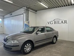 Ljusbrun Begagnad 2007 Skoda Octavia Halvkombi | 28 500 kr (Lite dyr)