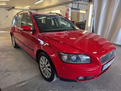 Röd Begagnad 2006 Volvo V50 Kinetic Kombi | 39 900 kr (Marknadspris)