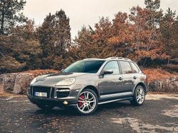 Grå Begagnad 2009 Porsche Cayenne GTS SUV | 169 900 kr
