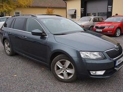 Grå Begagnad 2014 Skoda Octavia Ambition Kombi | 84 900 kr (Marknadspris)