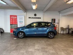 Blå Begagnad 2015 VW Polo Halvkombi | 74 900 kr (Marknadspris)