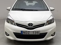 Vit Begagnad 2012 Toyota Yaris Active Halvkombi | 79 900 kr (Marknadspris)