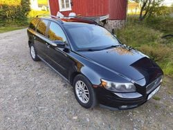 Svart Begagnad 2007 Volvo V50 Momentum Kombi | 21 000 kr (Marknadspris)